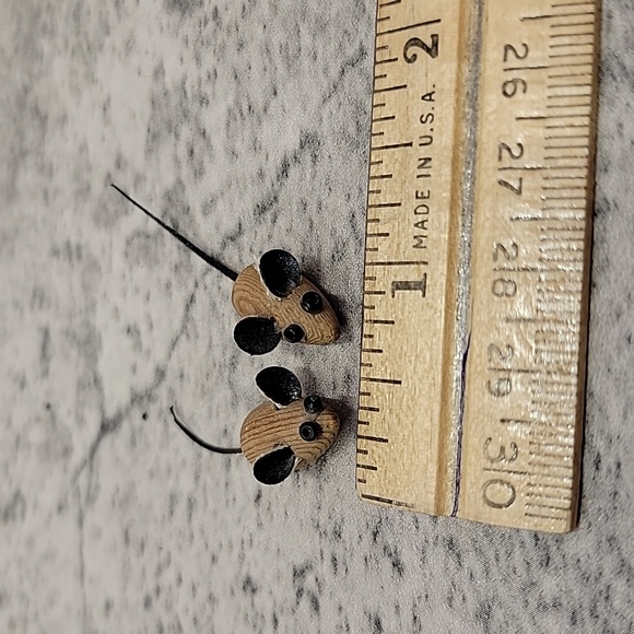 set of 2 vintage tiny mini wooden mice figurines - Picture 2 of 5